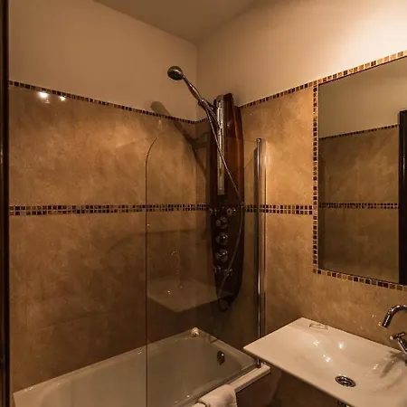 Real La Montanesa * Corrales De Buelna