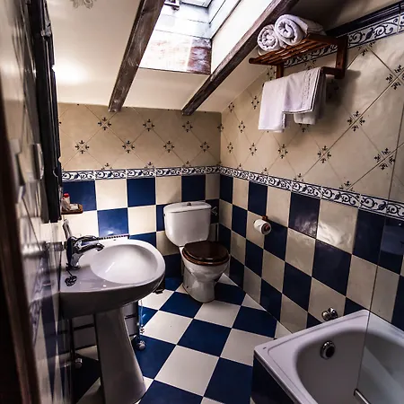 Real La Montanesa * Corrales De Buelna