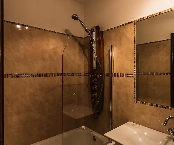 Real La Montanesa * Corrales De Buelna