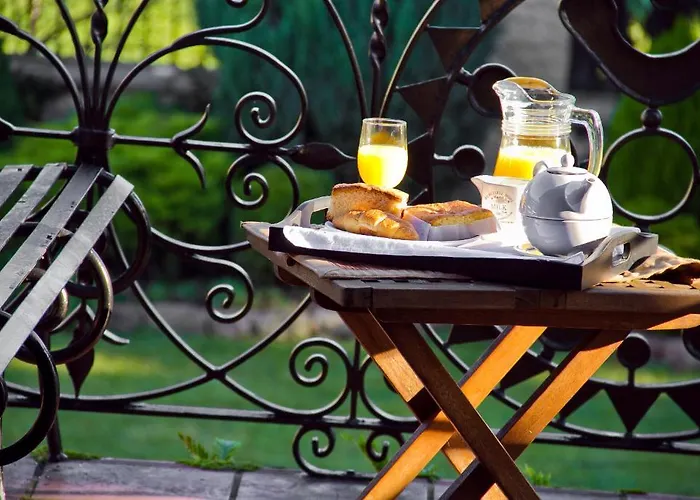 Real La Montanesa * Corrales De Buelna