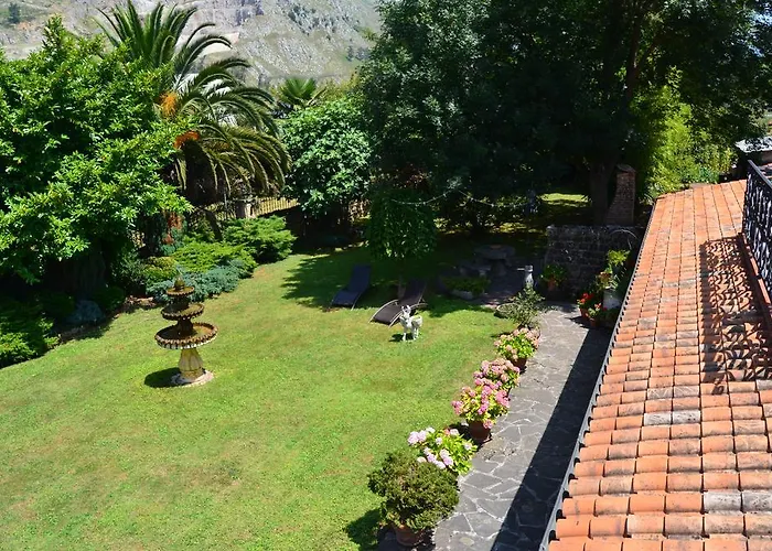 Real La Montanesa * Corrales De Buelna